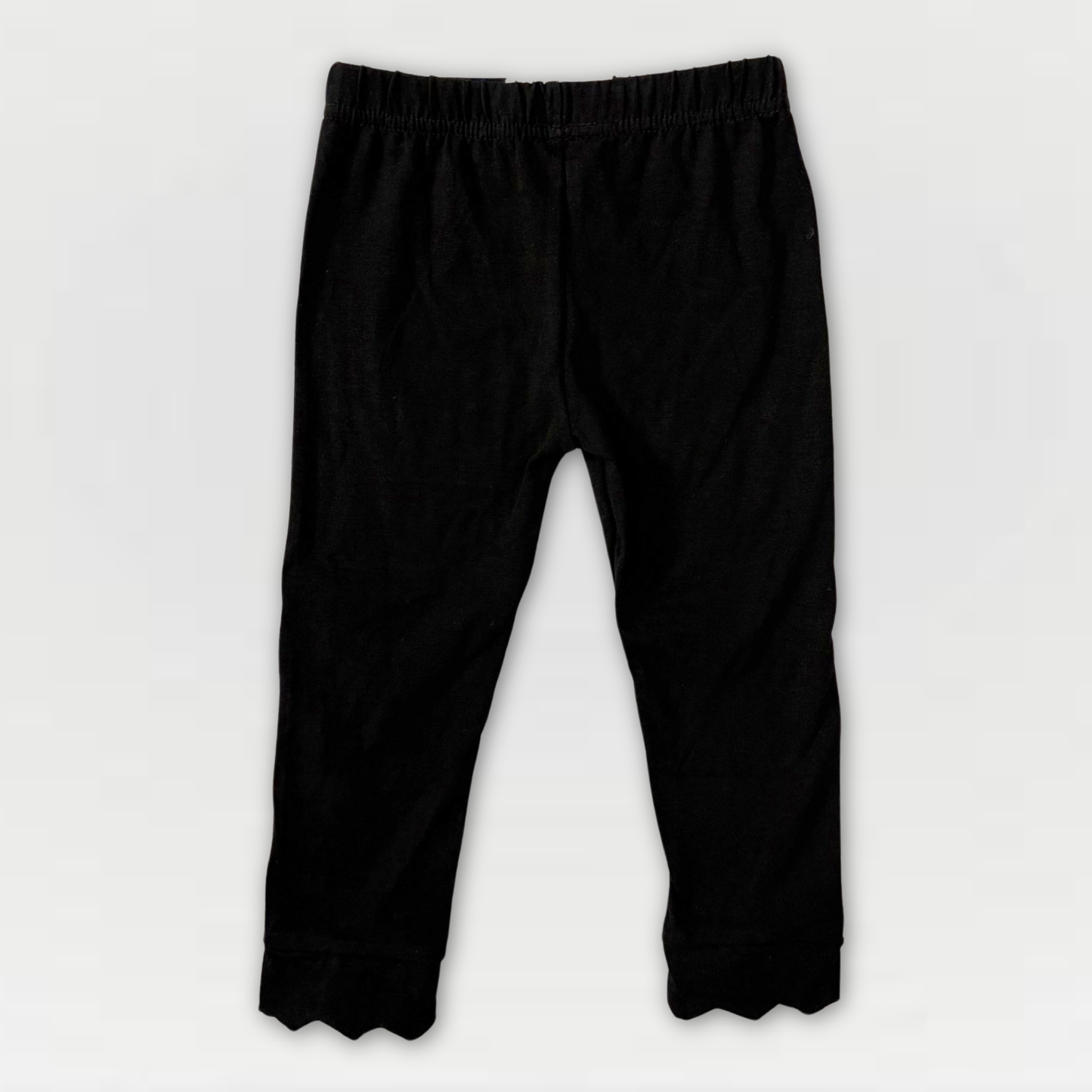 Girls' Scalloped Hem Leggings – Classic Black