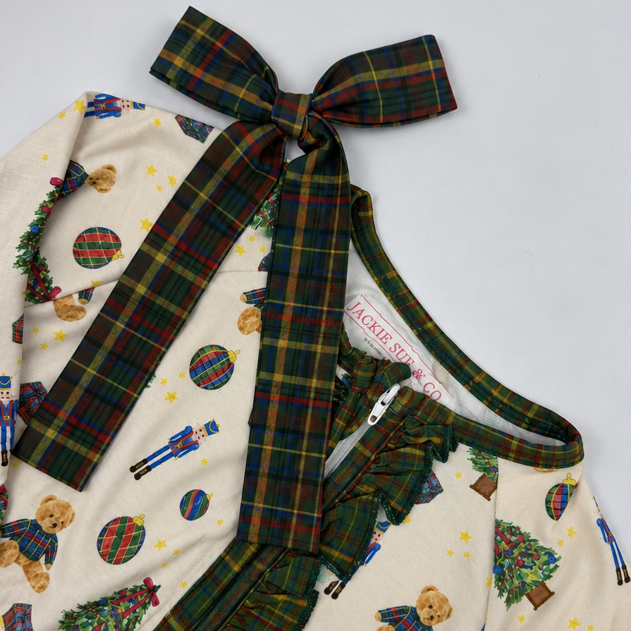 Christmas Traditions Long Tail Bow